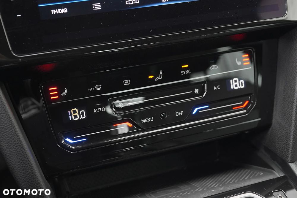 Volkswagen Passat - 35