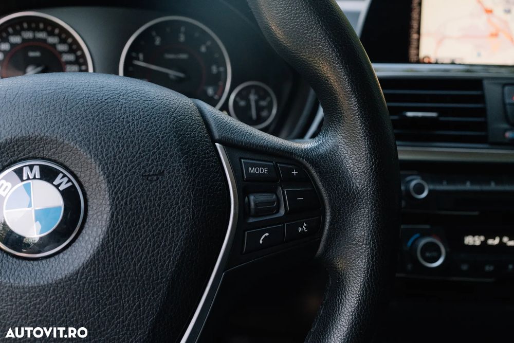BMW Seria 3 318d Touring Aut. Sport Line - 20