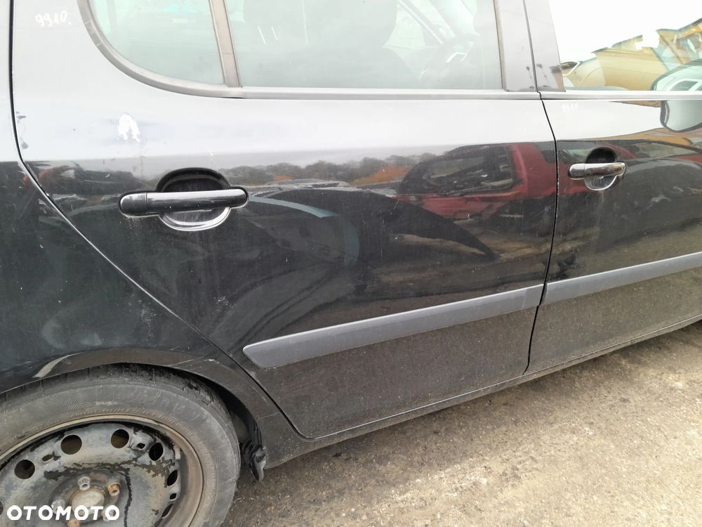 Drzwi tylne prawe SKODA Fabia II 07-10r. 9910 - 2