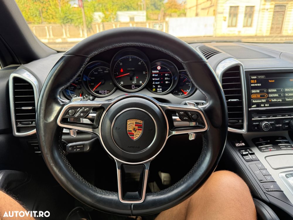 Porsche Cayenne - 8