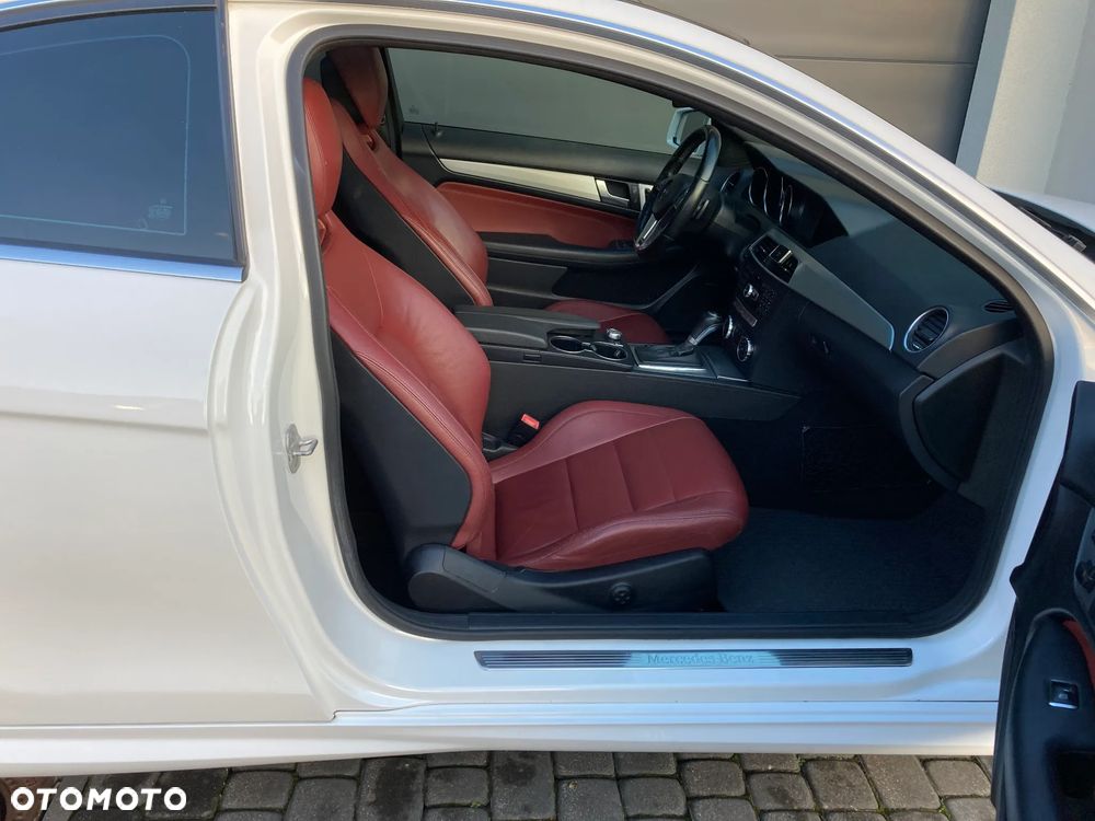 Mercedes-Benz Klasa C 250 7G-TRONIC Edition - 14