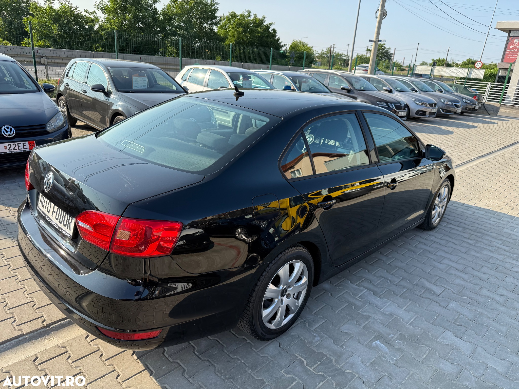 Volkswagen Jetta 1.6 TDI Blue Motion Technology Comfortline - 30