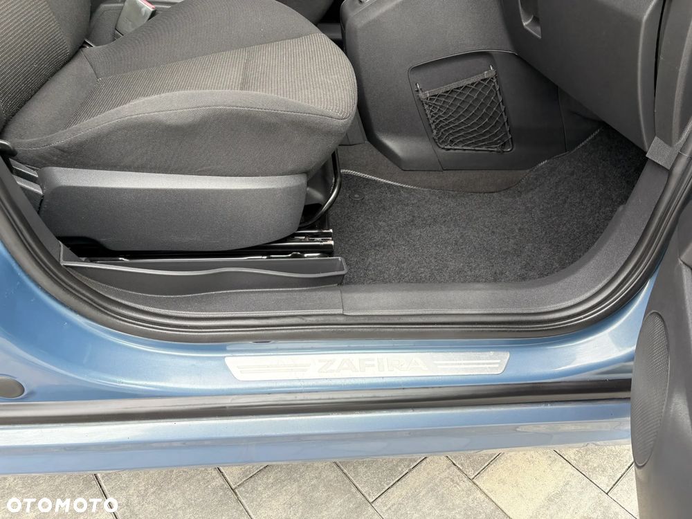 Opel Zafira 1.8 Sport - 30