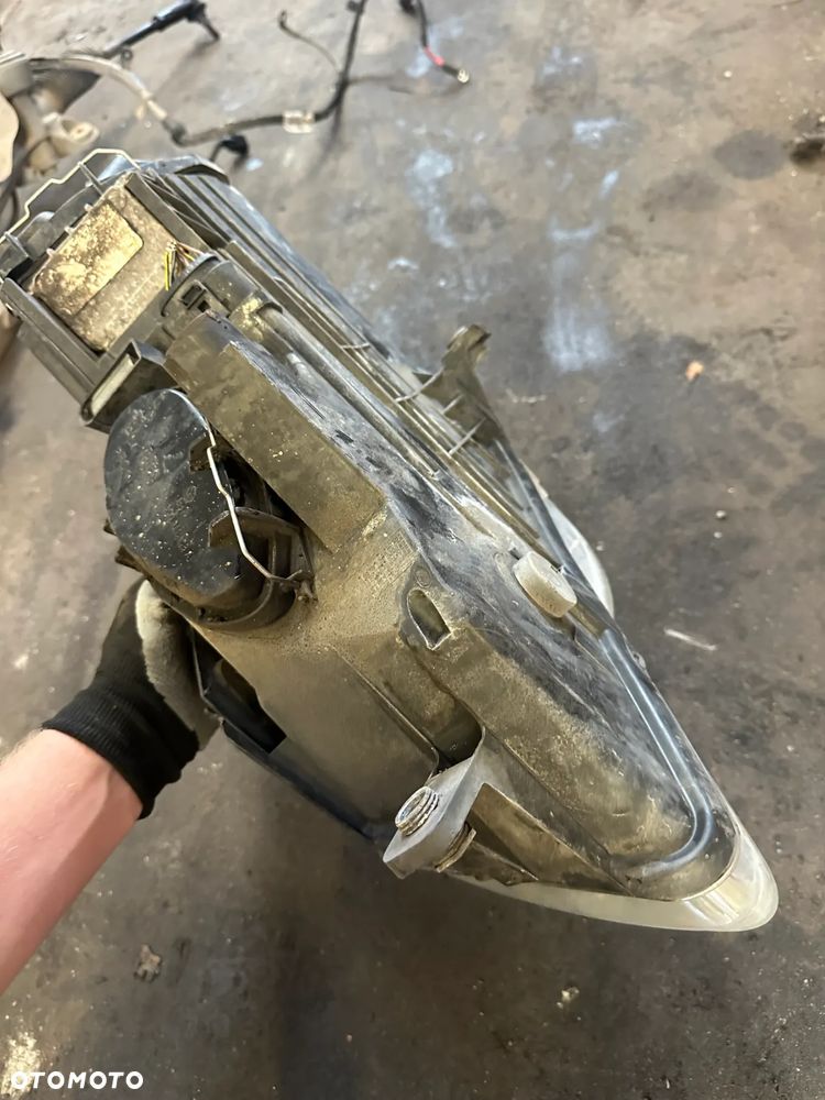 VW PASSAT B6 LAMPA PRAWA BI-XENON SKRĘTNY 3C0941752K - 3