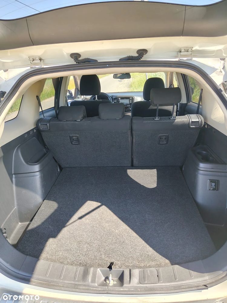 Mitsubishi Outlander - 8