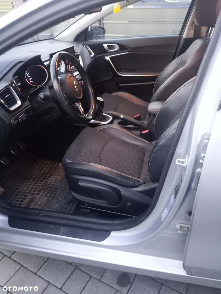 Kia Ceed 1.4 T-GDI L Business Line Plus - 19