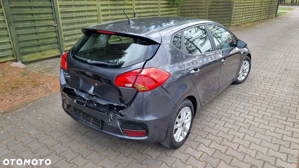 Kia Ceed 1.4 Smart Plus - 14