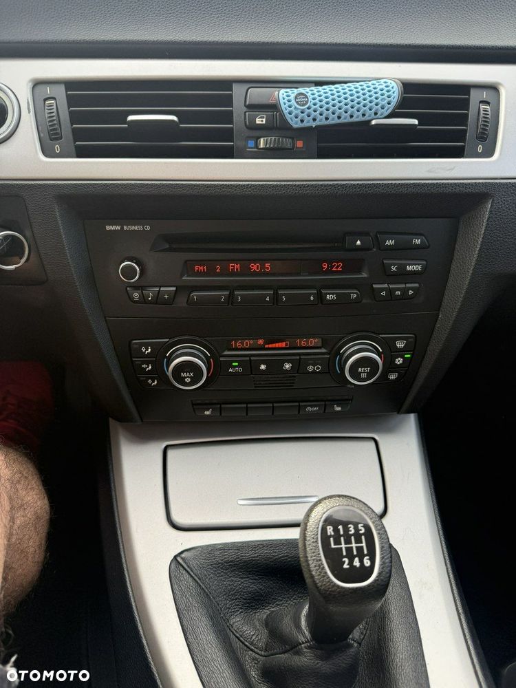 BMW Seria 3 318i Edition Exclusive - 19