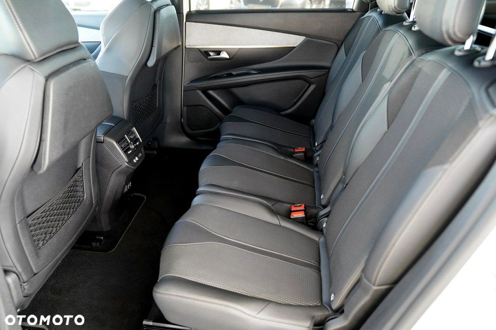 Peugeot 5008 - 24