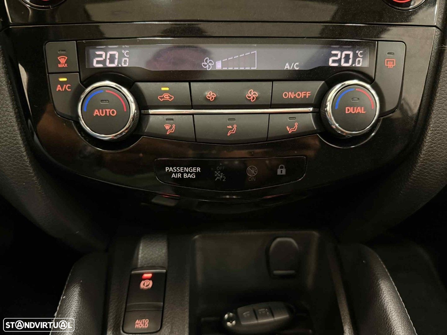 Nissan Qashqai 1.5 dCi N-Connecta - 19