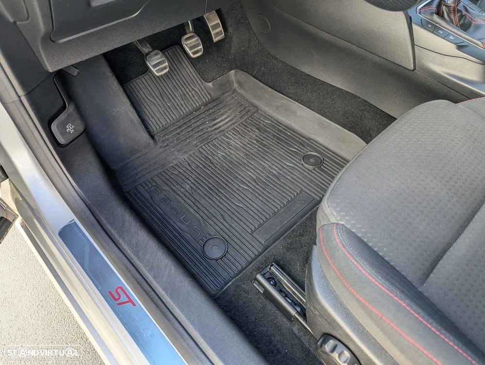 Ford Focus SW 1.0 EcoBoost ST-Line - 22