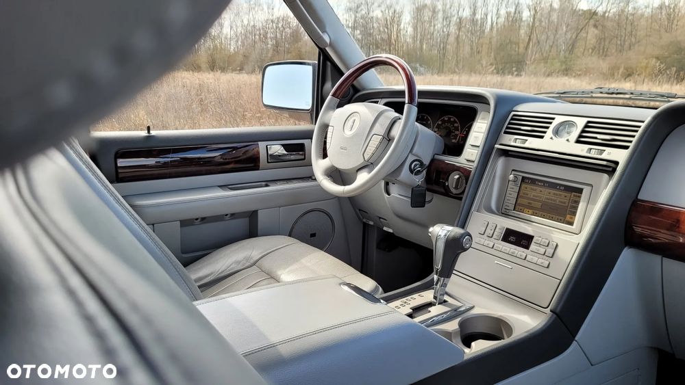Lincoln Navigator 5.4 4WD Luxury - 6