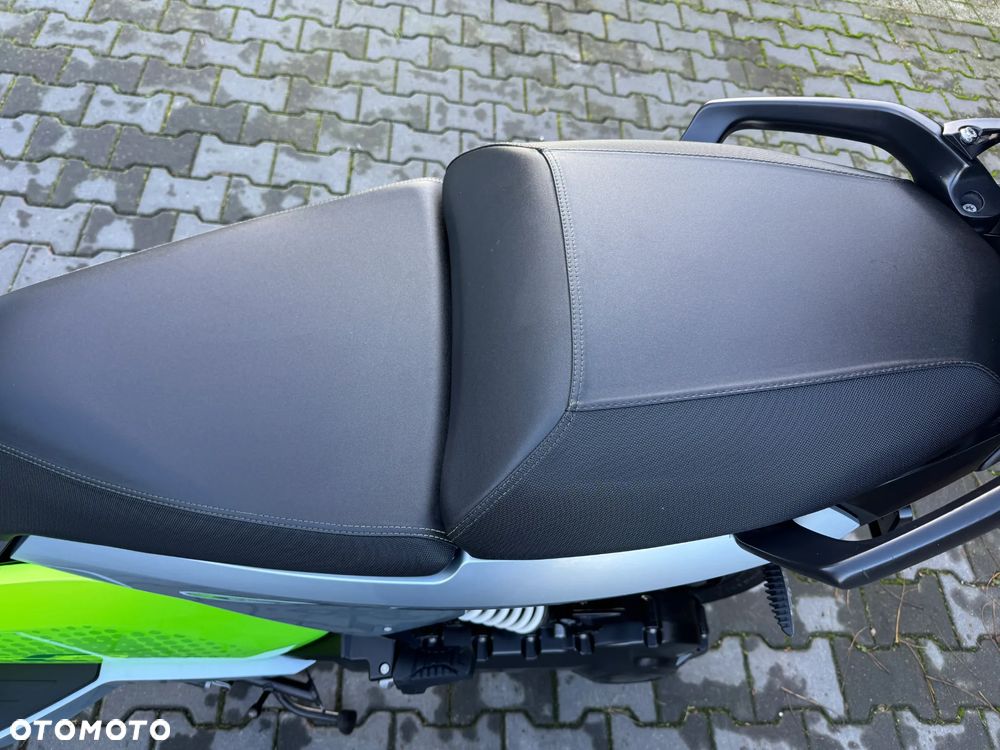 BMW CE 04 - 16