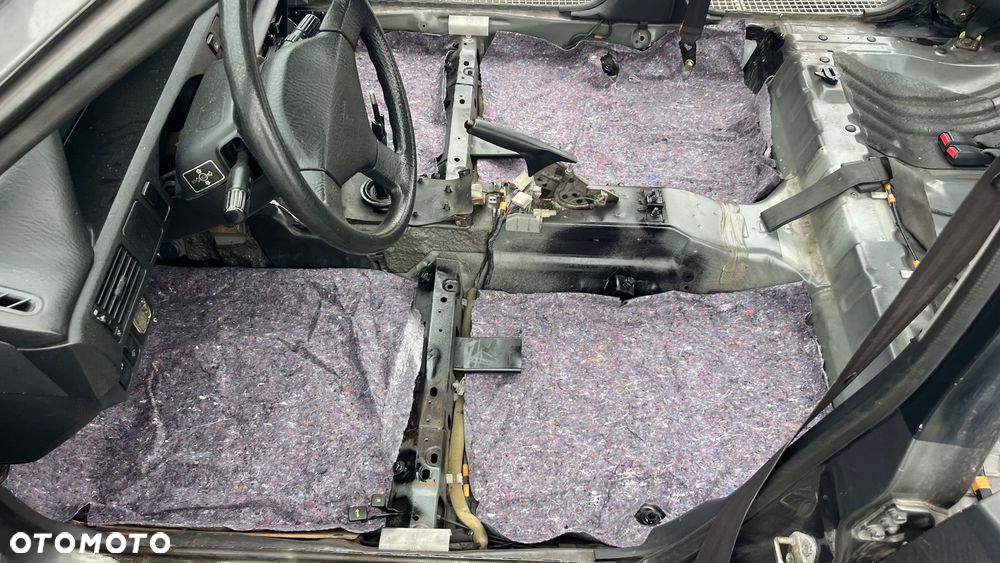 Mazda 323 1.7 D LX - 23