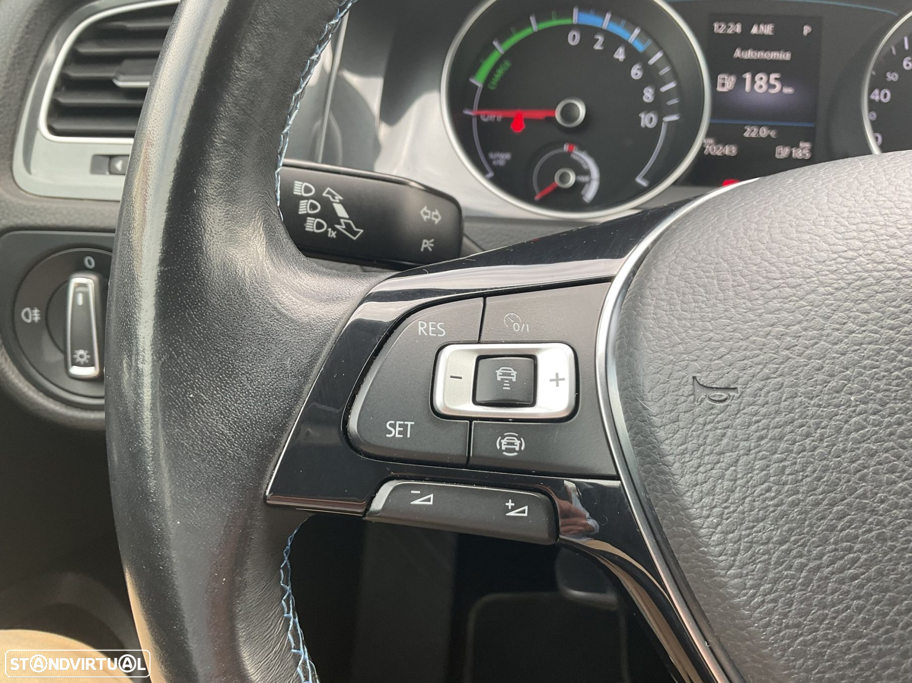 VW e-Golf - 38