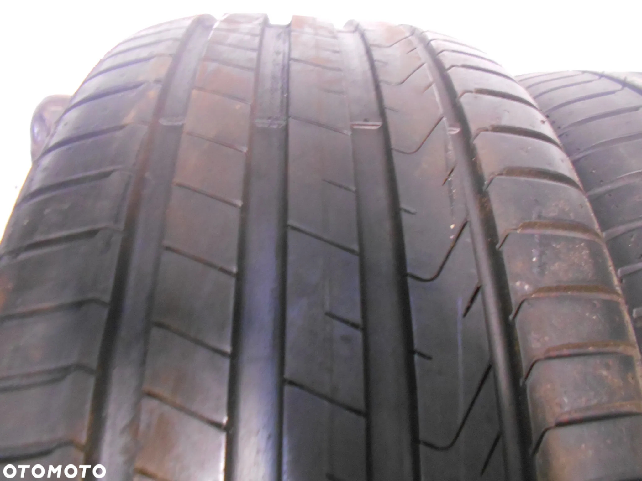 OPONY 255/40R18 PIRELLI CINTURATO P7 DOT 0523 / 1324    8MM - 4