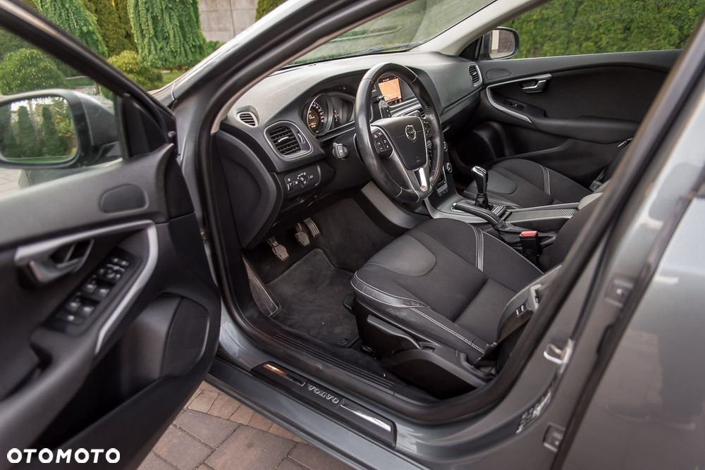 Volvo V40 D2 Drive-E Momentum - 23