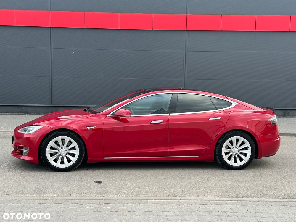 Tesla Model S - 8