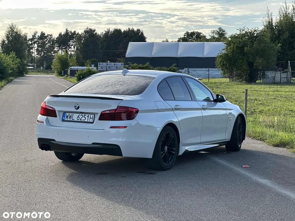 BMW Seria 5 528i xDrive Sport-Aut - 13