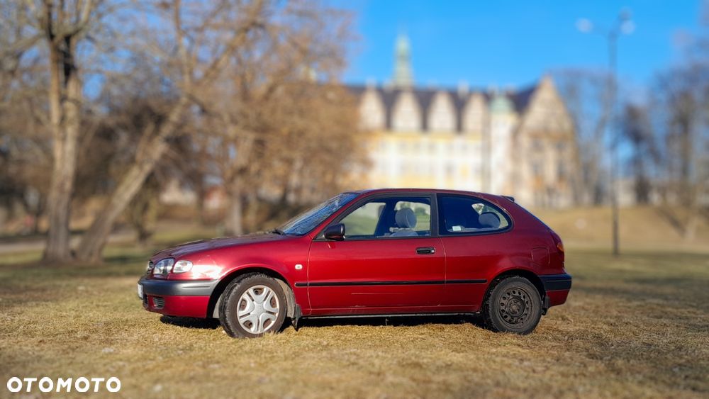 Toyota Corolla - 1