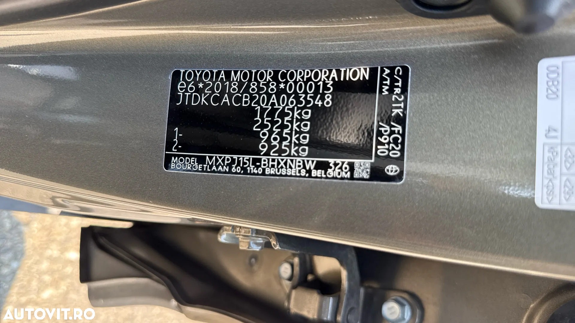 Toyota Yaris Cross 1.5 VVT-i HSD 4x4 Dynamic - 37