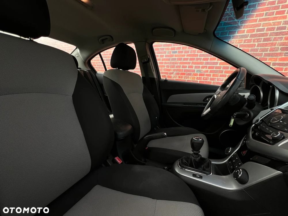 Chevrolet Cruze - 15
