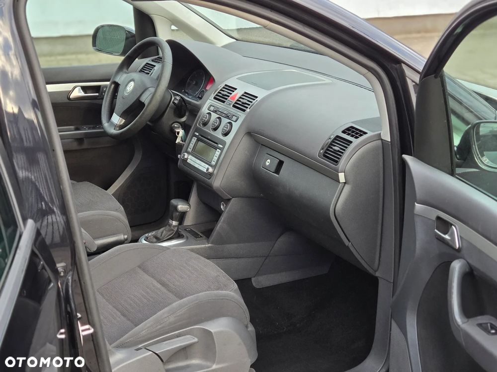 Volkswagen Touran 2.0 TDI DPF DSG Highline - 14