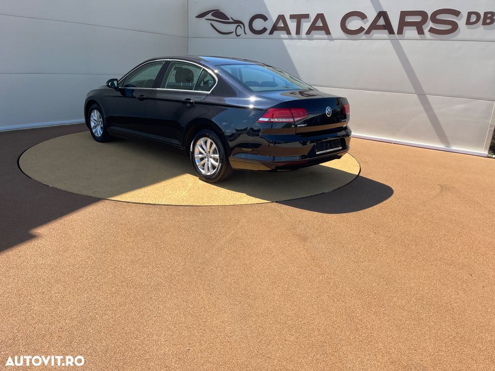 Volkswagen Passat 2.0 TDI SCR Comfortline - 11