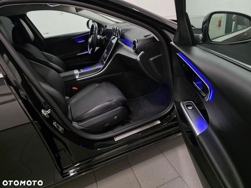 Mercedes-Benz Klasa C 220 d 9G-TRONIC - 32