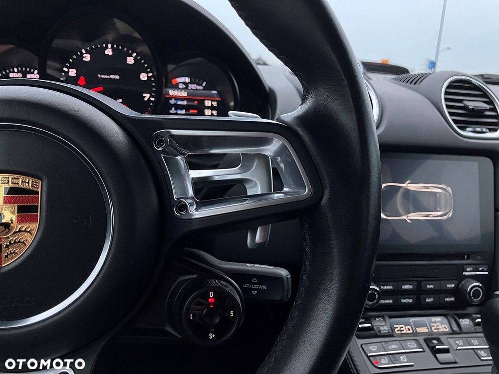 Porsche 718 Cayman - 30