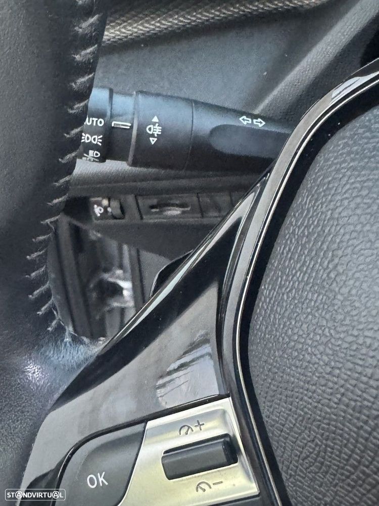 Peugeot 308 1.2 PureTech Allure Full LED EAT8 - 11