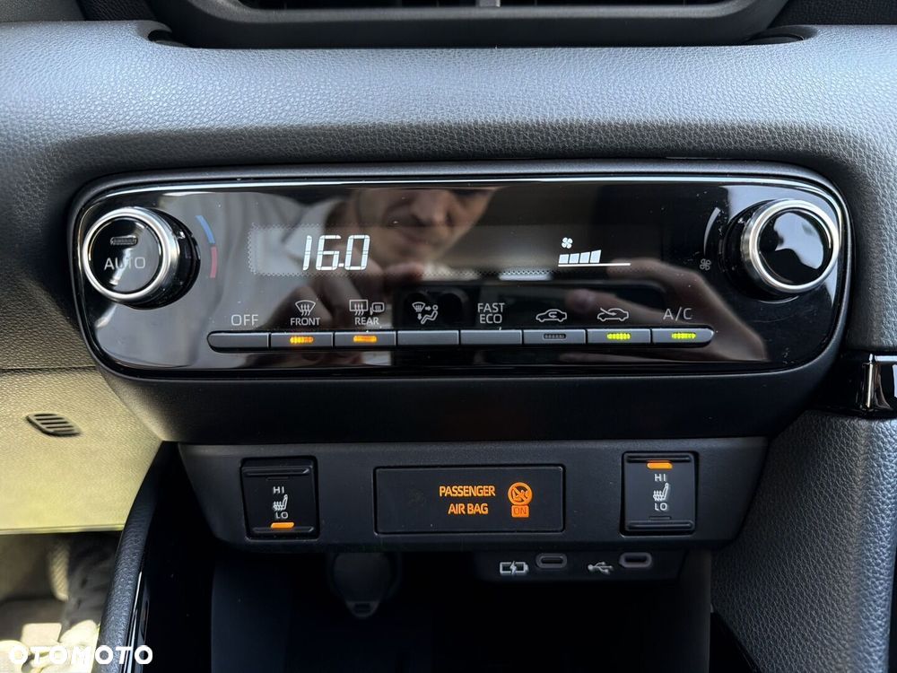 Toyota Yaris Hybrid 1.5 Style - 22