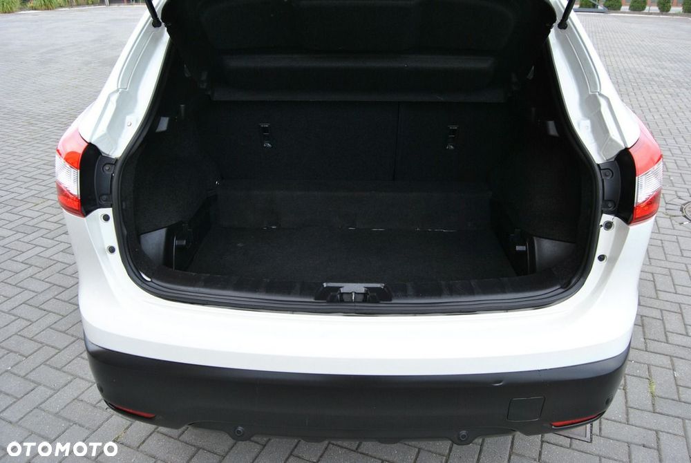 Nissan Qashqai 1.5 dCi TEKNA - 15
