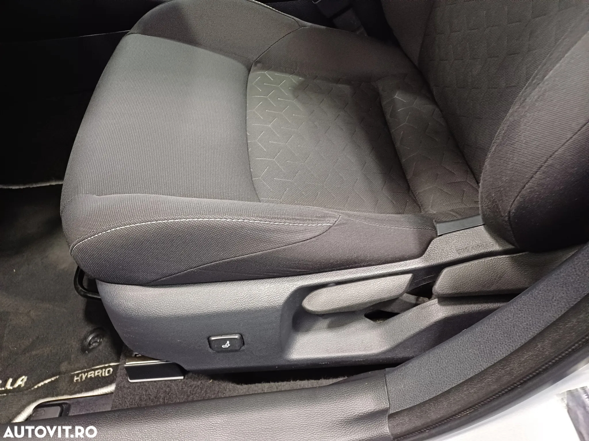 Toyota Corolla 1.8 HSD Active - 10