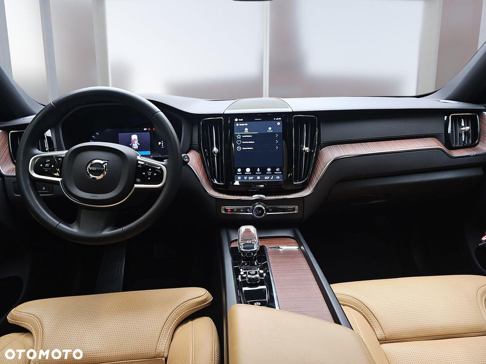 Volvo XC 60 T8 Plug-In Hybrid AWD Ultimate Bright - 8