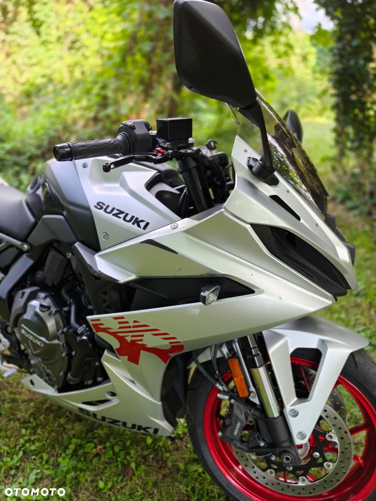 Suzuki GSX - 7