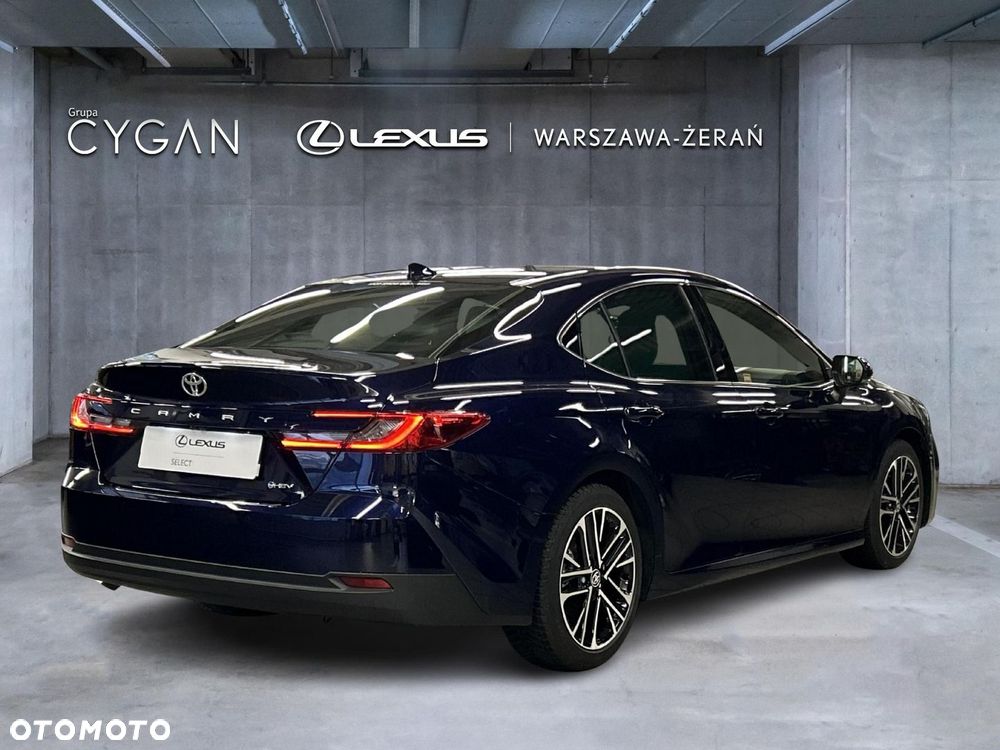 Toyota Camry - 7