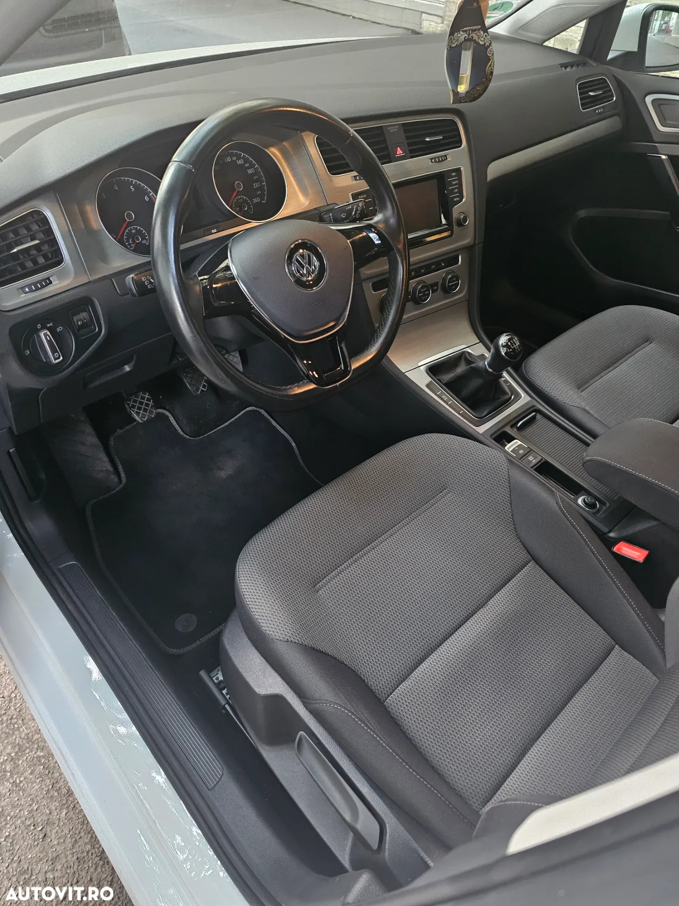Volkswagen Golf - 8