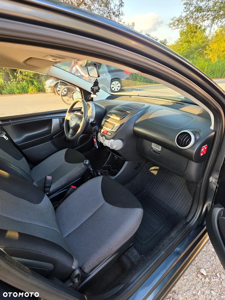 Toyota Aygo Club - 13