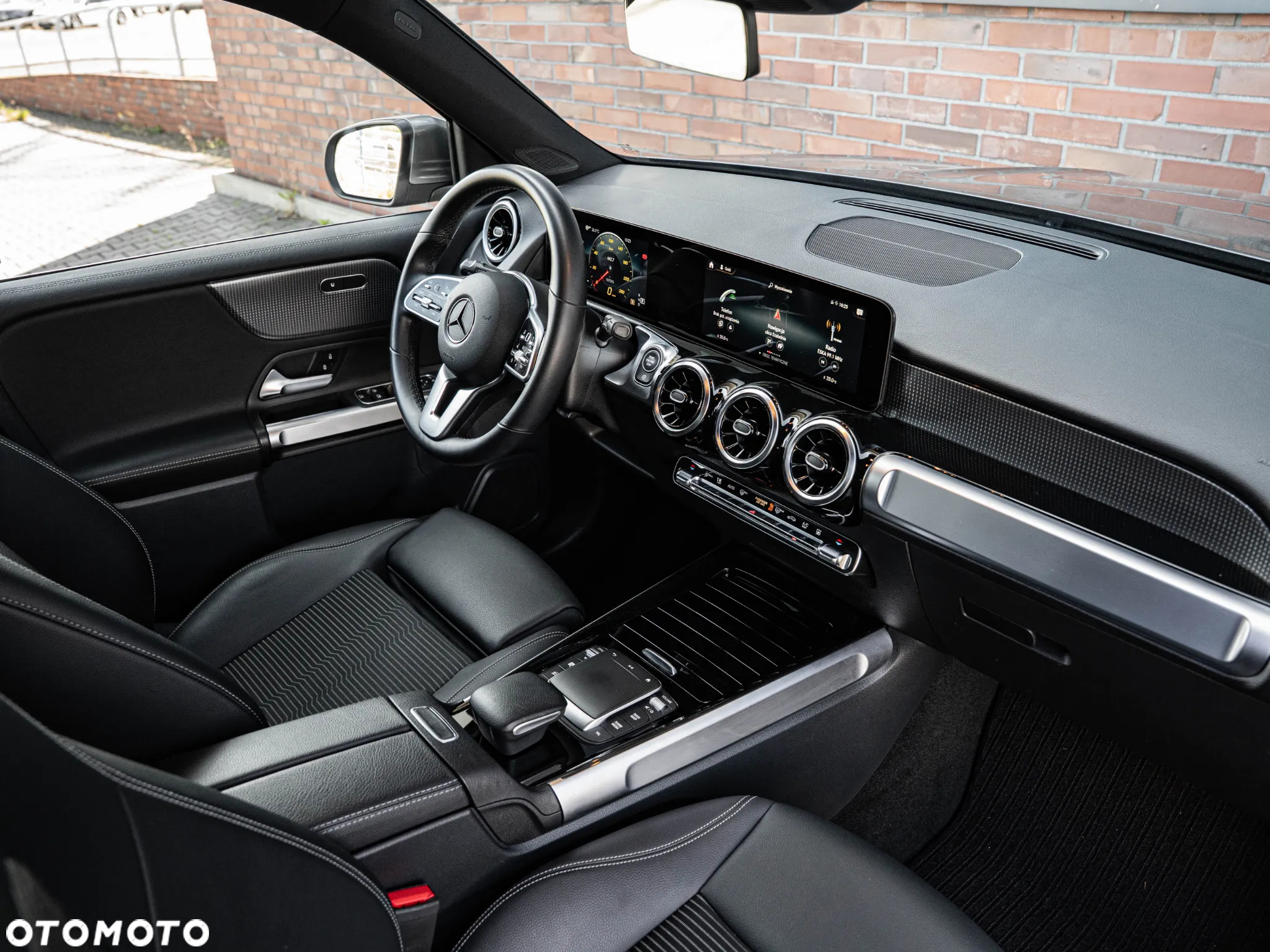 Mercedes-Benz GLB 220 d Progressive 8G-DCT - 25