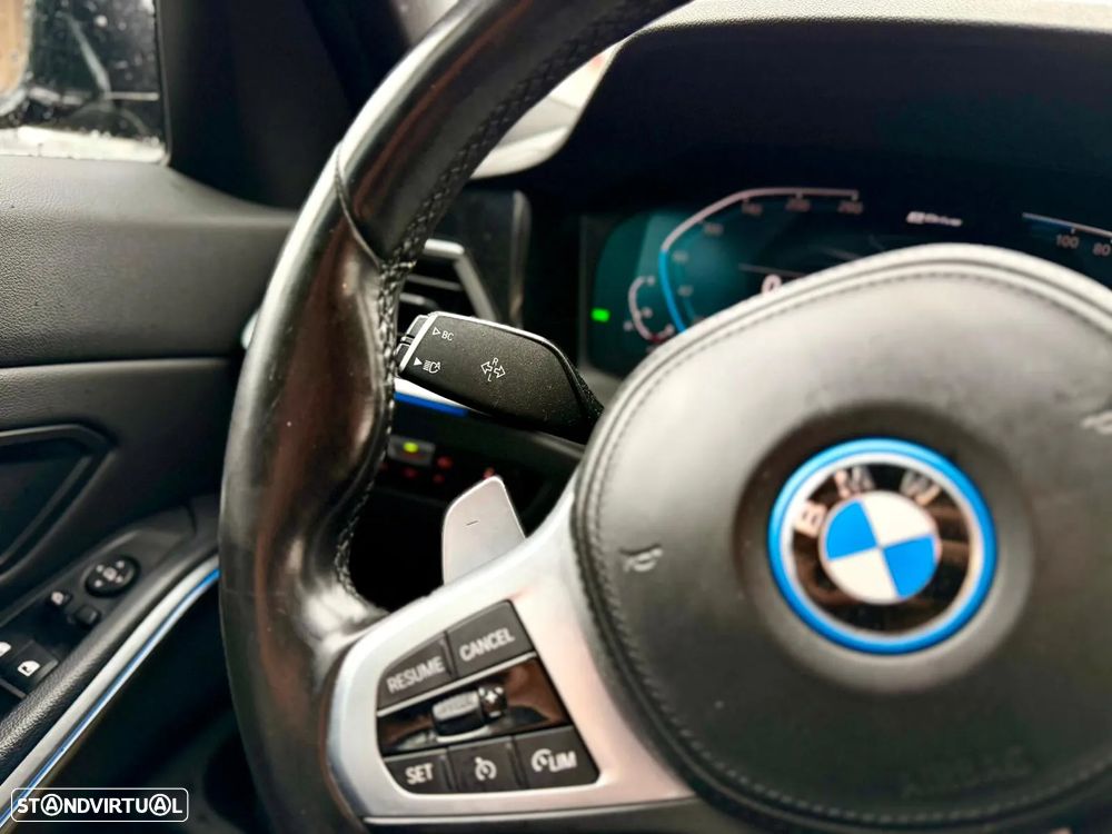 BMW 320 e Touring Pack M Auto - 19
