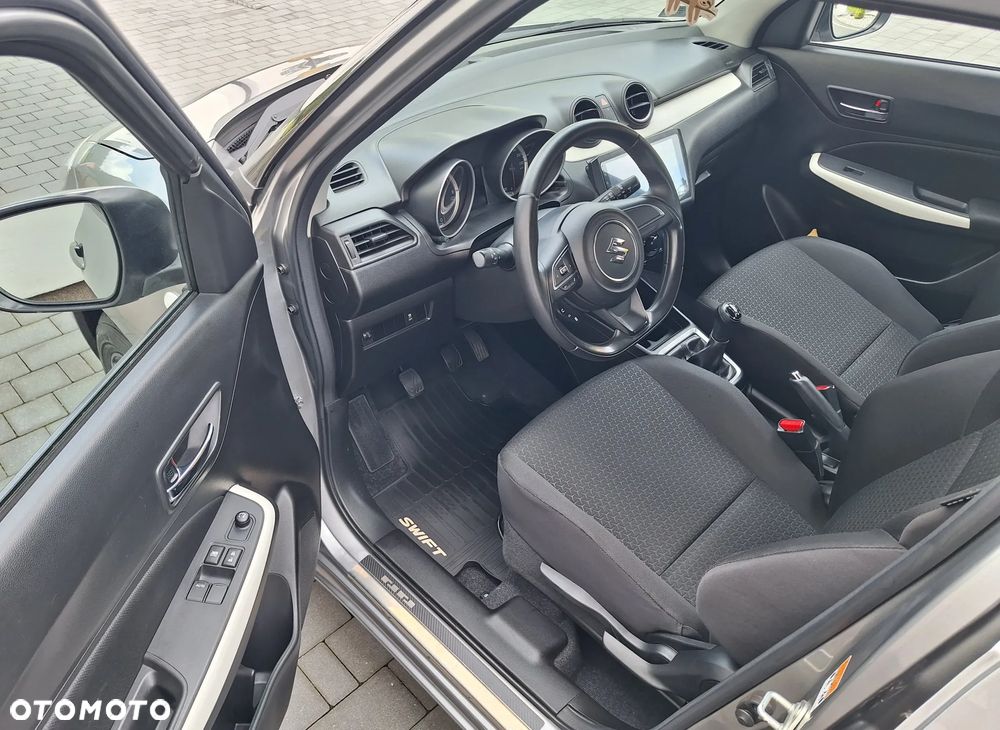 Suzuki Swift 1.2 Premium Plus - 8