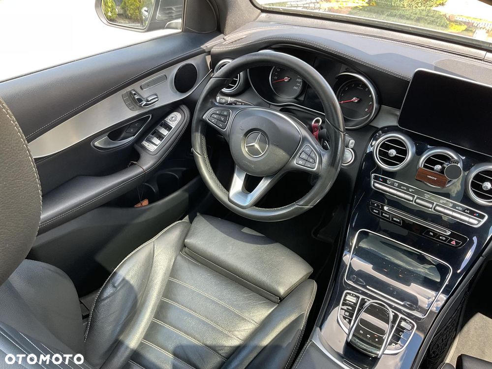Mercedes-Benz GLC 250 4Matic 9G-TRONIC AMG Line - 8