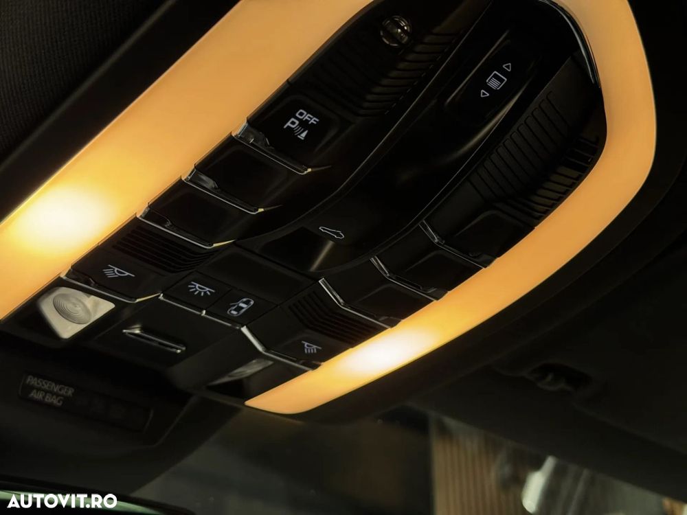 Porsche Macan - 32