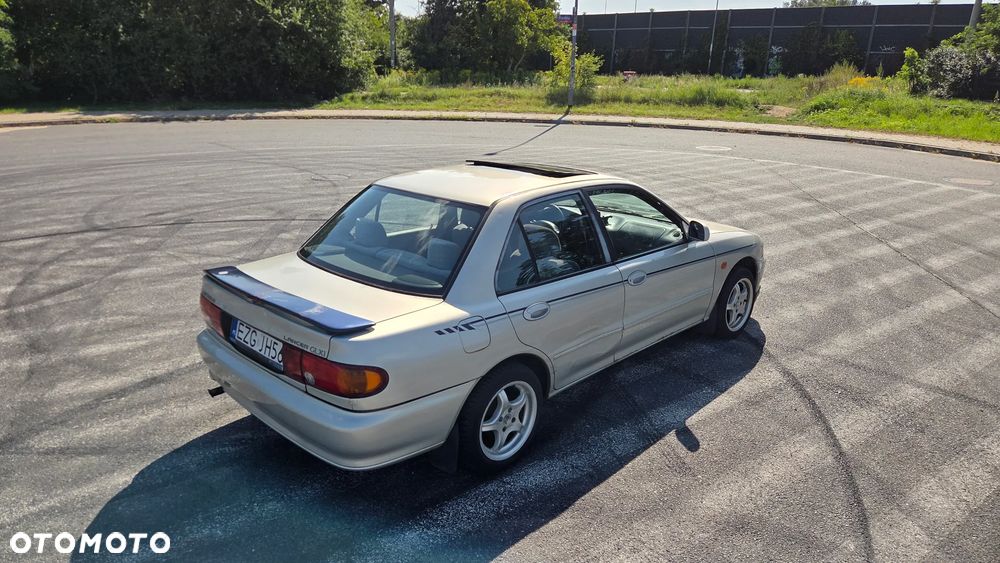 Mitsubishi Lancer - 16