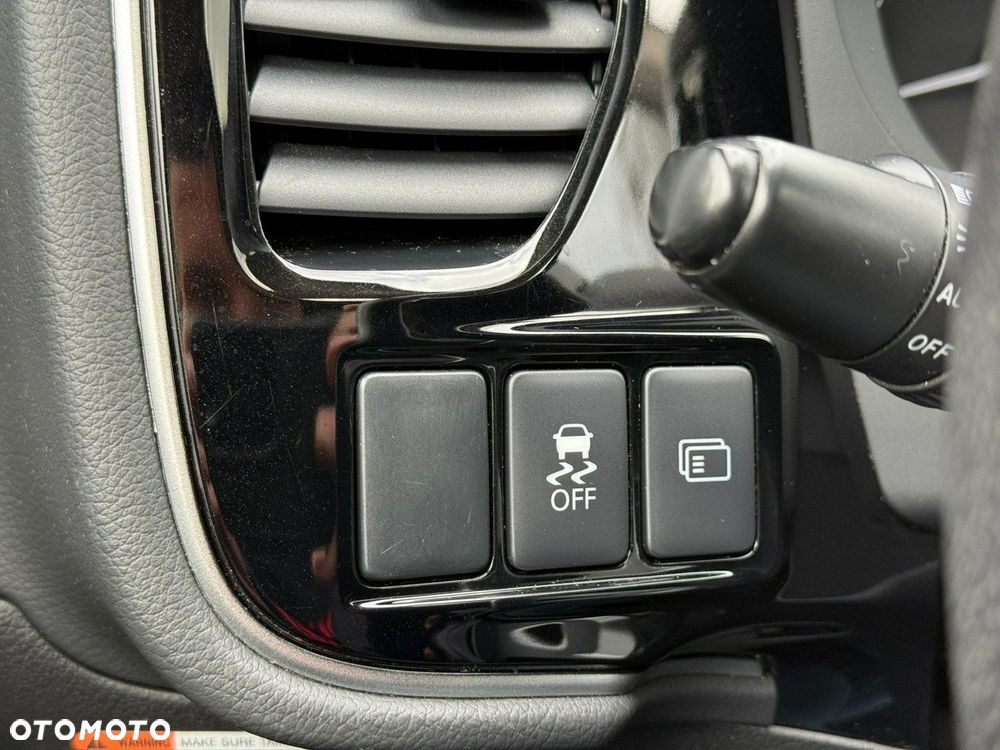 Mitsubishi Outlander - 26