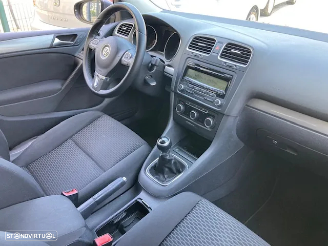 VW Golf 1.6 TDi Highline - 9