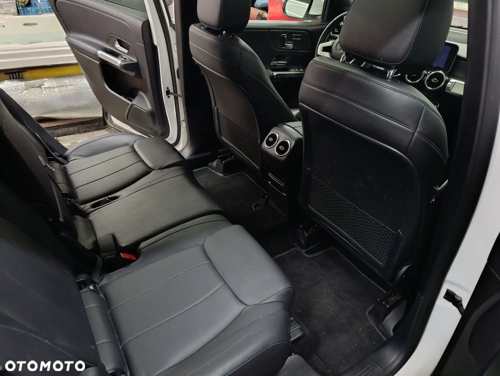 Mercedes-Benz GLB 250 4Matic 8G-DCT Style - 11