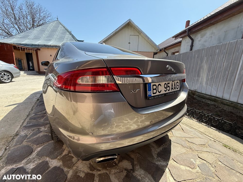 Jaguar XF 2.7D Luxury - 2