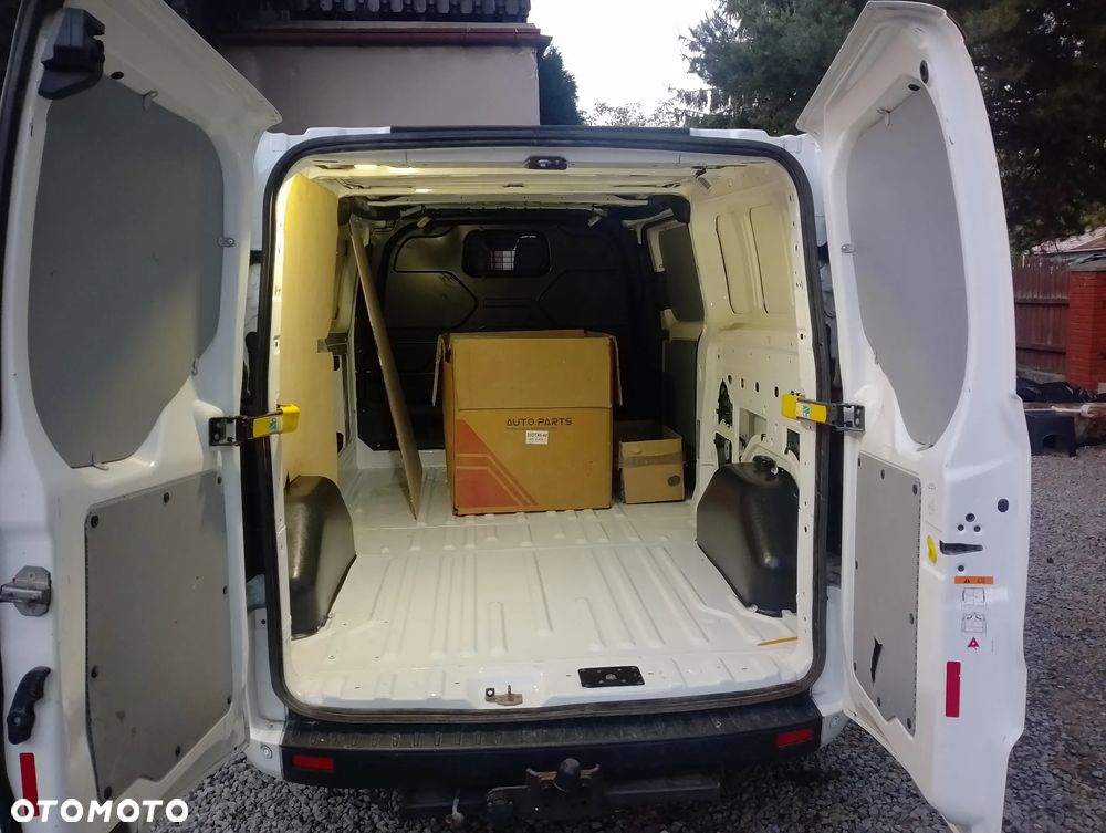 Ford Transit Custom Van - 21